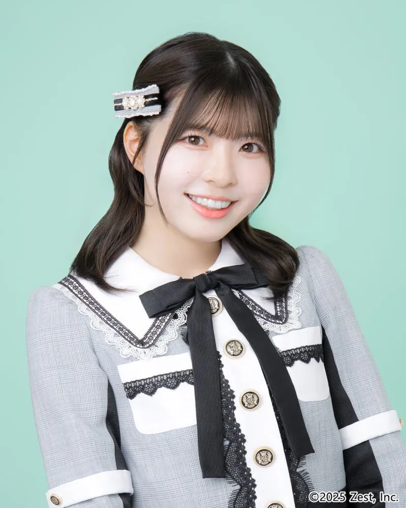Suzuki Ena (22) Member