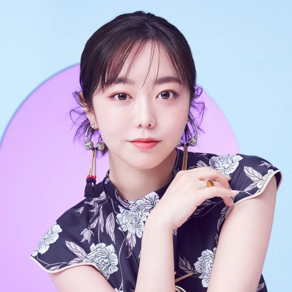 Minegishi Minami (33) Member
