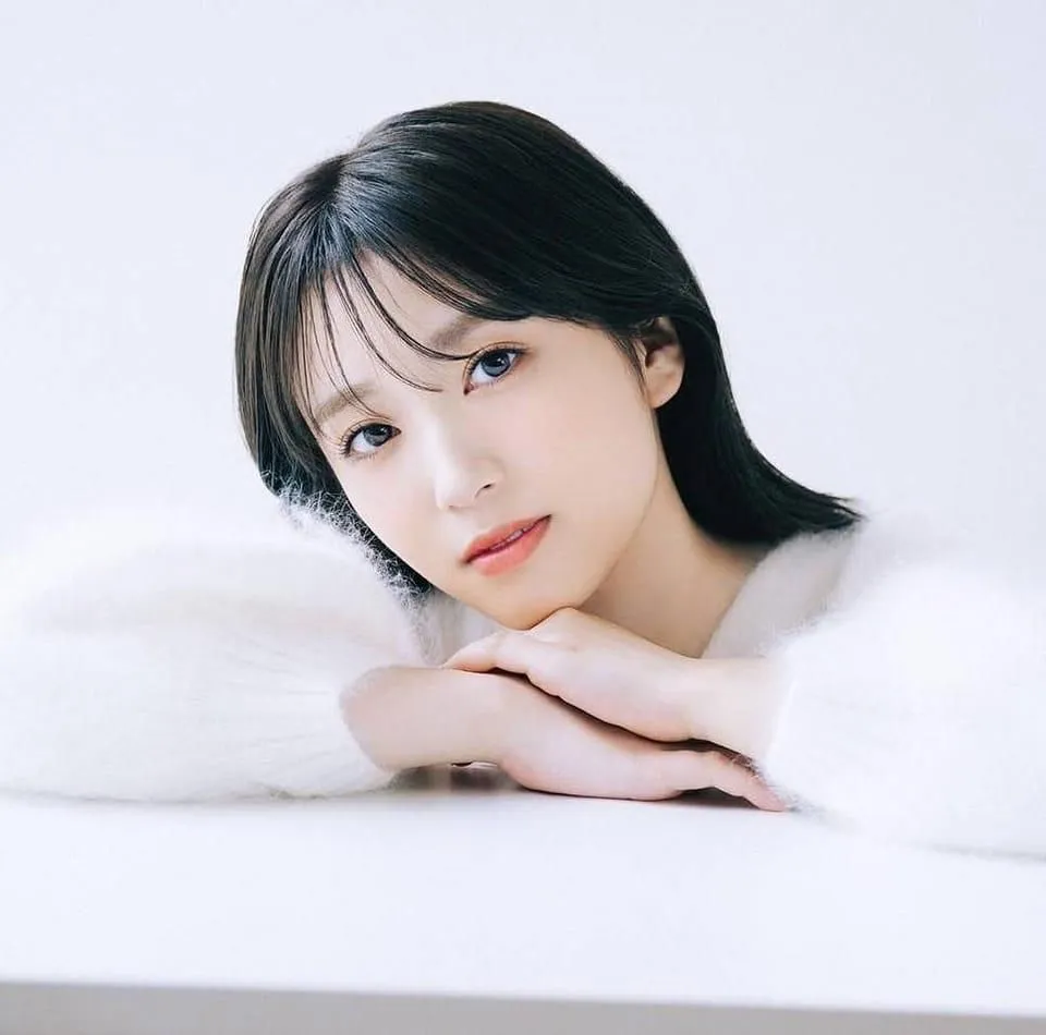 Yabuki Nako (25) Member